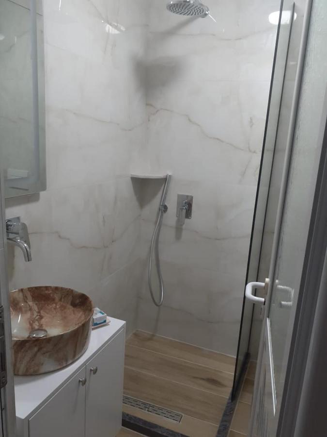 Lovely 1-Bedroom Apartment In Sarandë Exterior foto